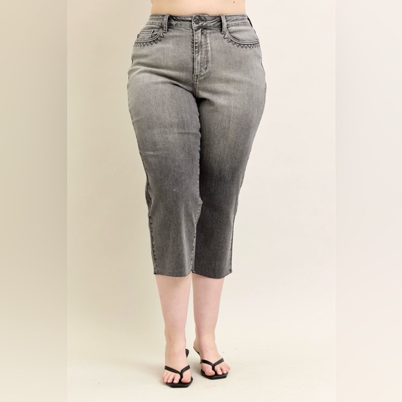 Judy Blue Gray Wide Leg Capris Jeans Plus Size - Picture 4 of 7